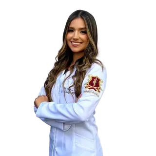 Dra. Celine Coelho, clínica geral e estética dental no Espaço Odontológico Fábio R. Teixeira em Arcos/MG
